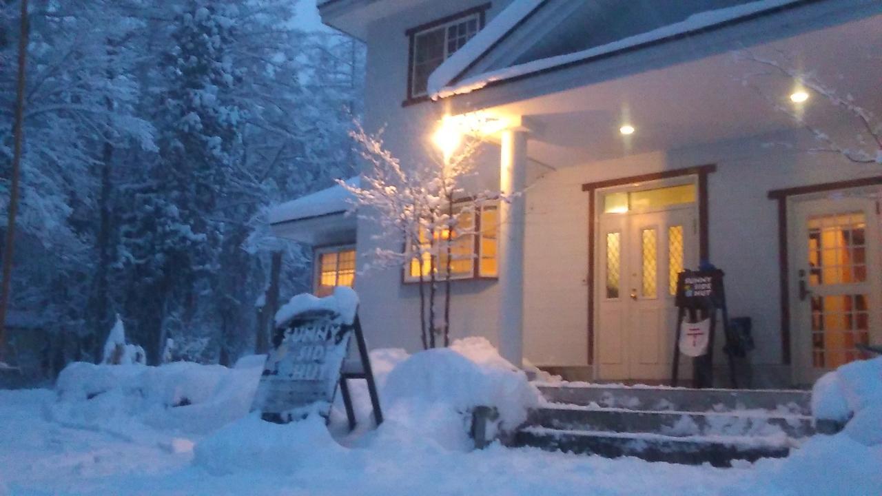 Sunny Side Hut Bed & Breakfast Hakuba Exterior foto
